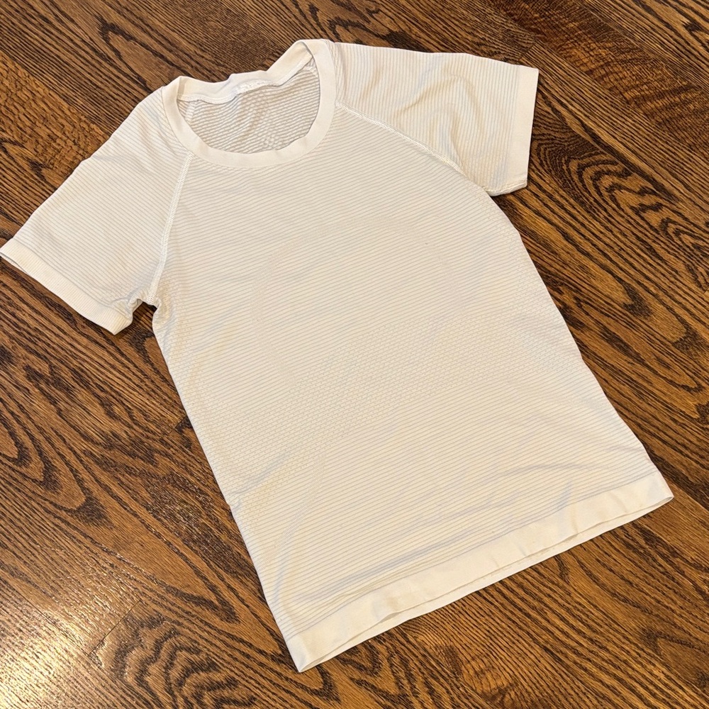 Lululemon Swiftly Short Sleeve White Size 2